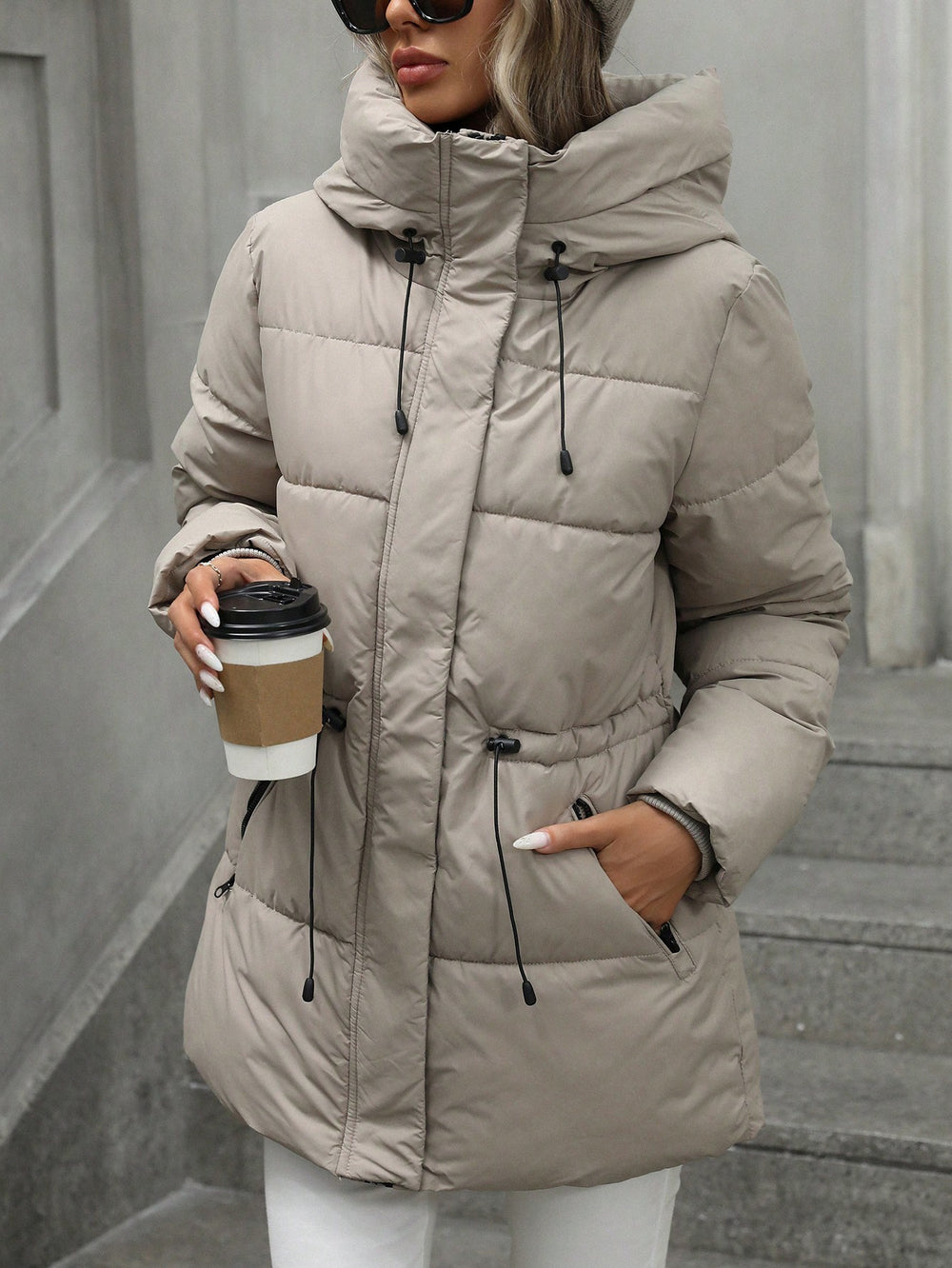 Trendige Steppjacke mit Kapuze