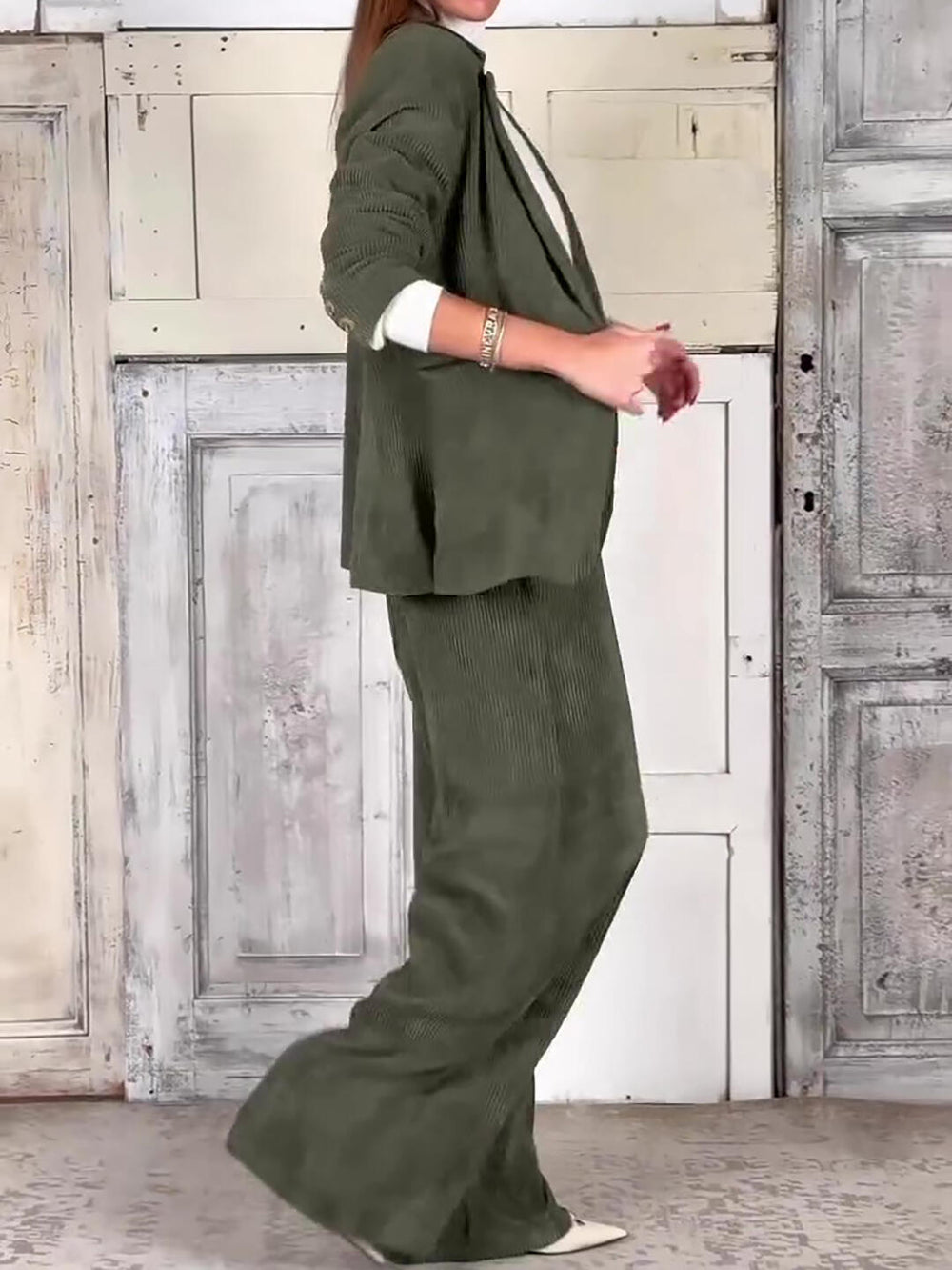 Eleganter Damen Cord-Blazer mit weiter Hose – Zweiteiliges Set in Olivgrün