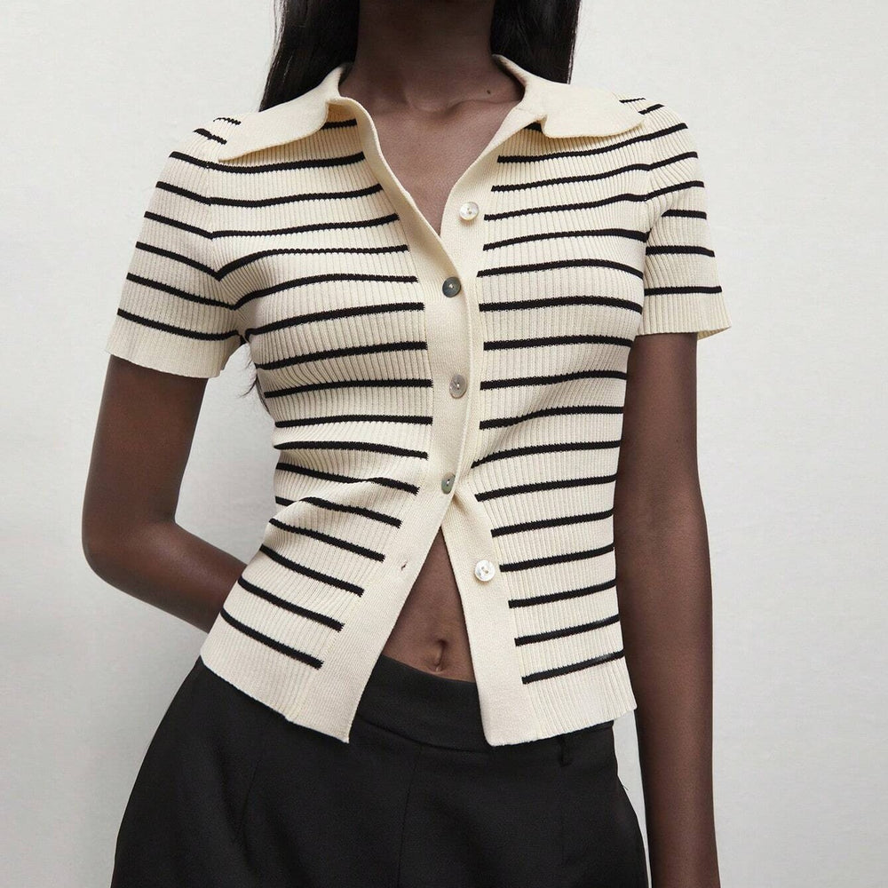 Gestreifte Strickbluse mit Knopfleiste