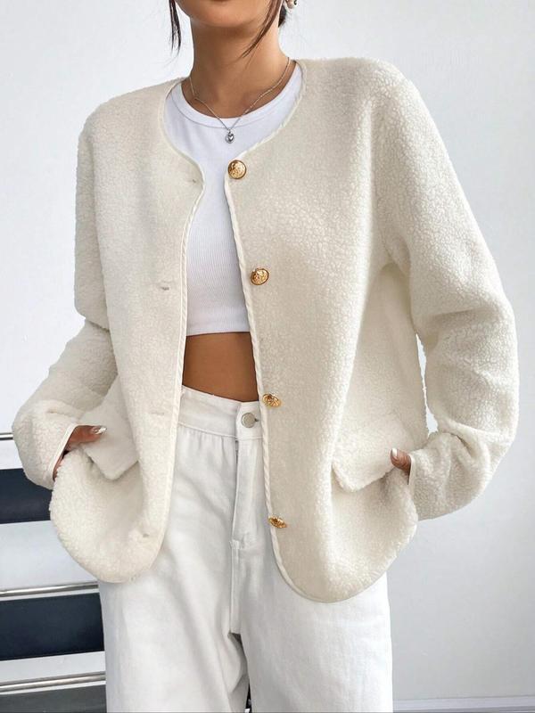 Strickjacke in Creme – Zeitlos  Stilvoll