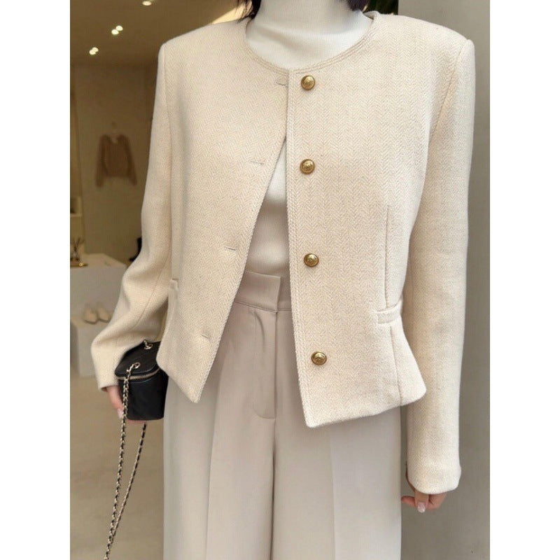 Elegante Kurzjacke mit Goldknöpfen