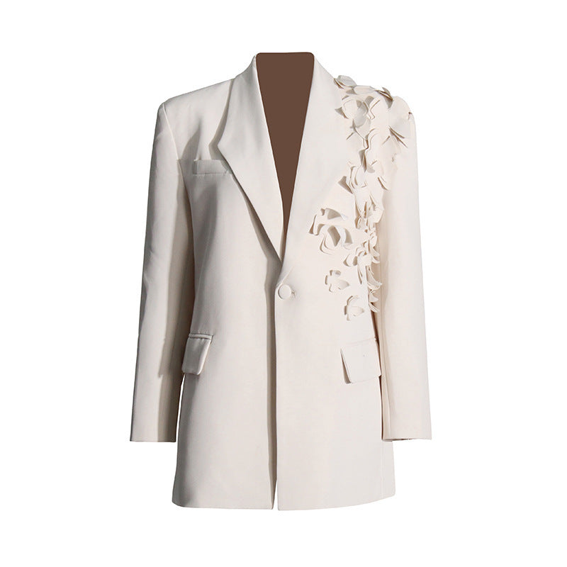 Eleganter Blazer mit Schmetterlingen auf der linken Seite
