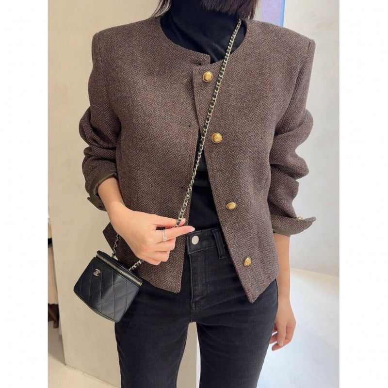 Elegante Kurzjacke mit Goldknöpfen